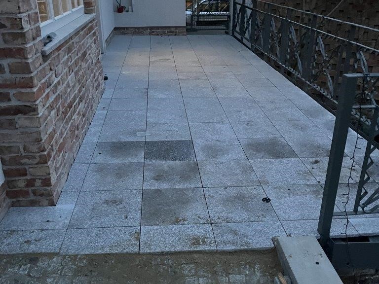 Taras wentylowany z płyt gresowych ROMBUD